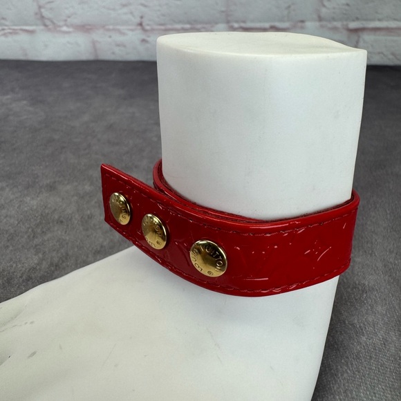 Louis Vuitton Red Vernis VIP Bracelet - Picture 4 of 10